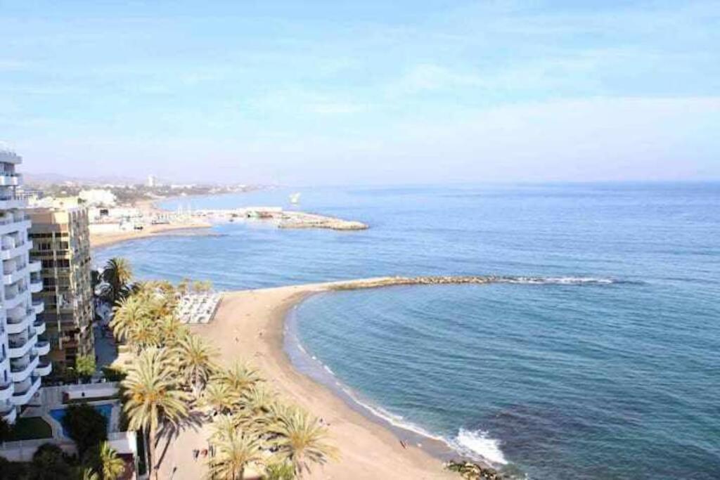 Large Modern Beach Front Apartment, Rooftop Pool!! Marbella Eksteriør bilde